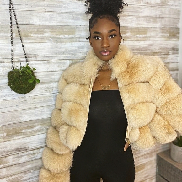 Premium Fox Fur Coat - Picture 13 of 13